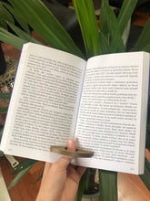 Load image into Gallery viewer, Customizable Book Page Holder - Made in Canada
