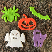 Load image into Gallery viewer, Halloween Cookie Cutters - Spider, Pumpkin, Bat, Ghost, Cat
